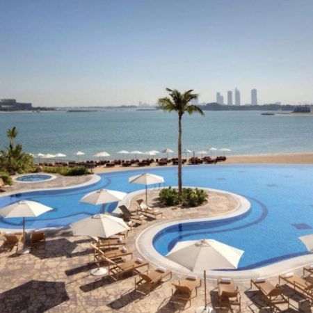 Appartement Tiara - Luxury Palm Jumeirah - Private Beach And Pool! à Dubaï Extérieur photo