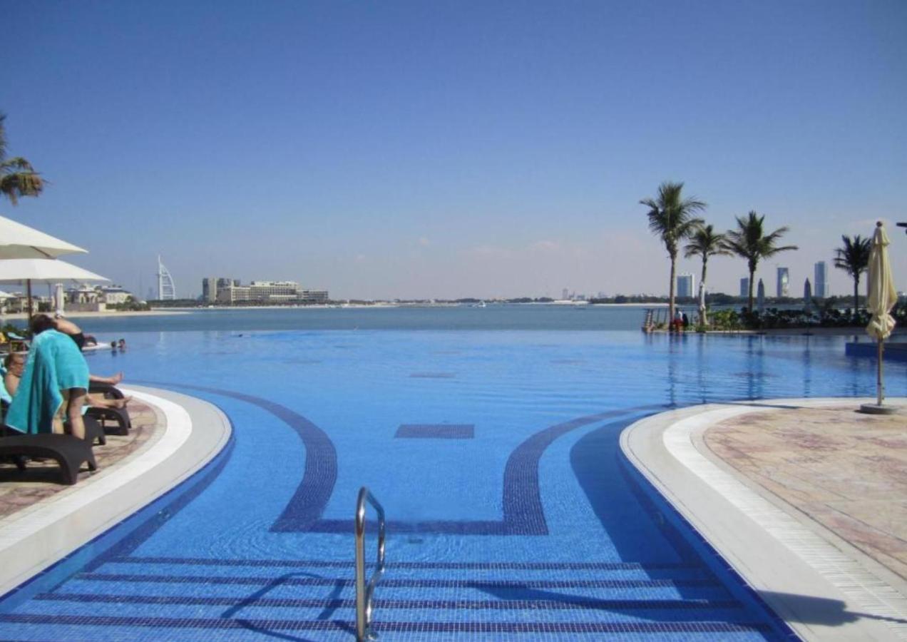 Appartement Tiara - Luxury Palm Jumeirah - Private Beach And Pool! à Dubaï Extérieur photo